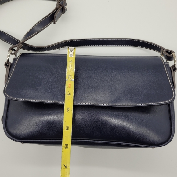 VILLAGER by LIZ CLAIBORNE | faux leather contrasting stitch shoulder bag purse - Picture 12 of 13